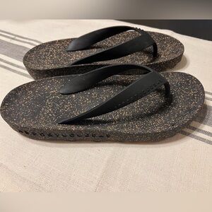 ASPORTUGUESAS women’s flip-flops, size 41, 10-10 1/2